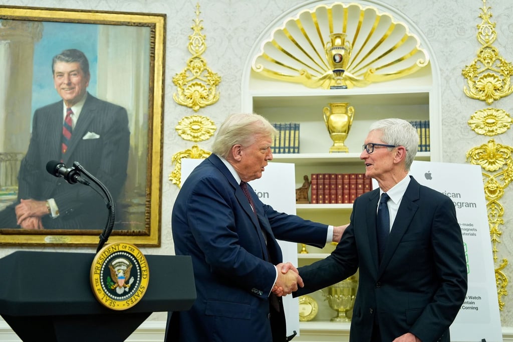 Apple-Chef Tim Cook brachte zusätzliche Investitionen von 100 Milliarden Dollar mit - und kann sich über eine Befreiung von Zöllen freuen. (Archivbild)