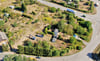 Das neue Gerätehaus der Feuerwehr Groß Ammensleben soll zwischen der Bundesstraße 71 (oben im Bild) und Magdeburger Straße entstehen. Das Gelände war schon mehrmals beräumt worden. Doch noch in diesem Jahr soll endlich mit dem Bau losgelegt werden.