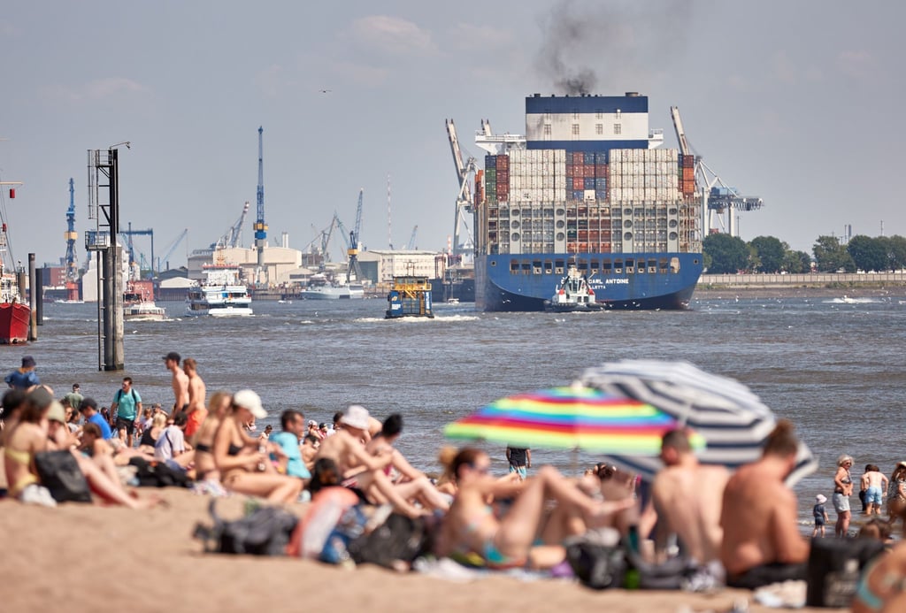 Trotz vieler Strände in Hamburg gibt es an der Elbe keine Badestelle - die CDU will das ändern (Archivbild).
