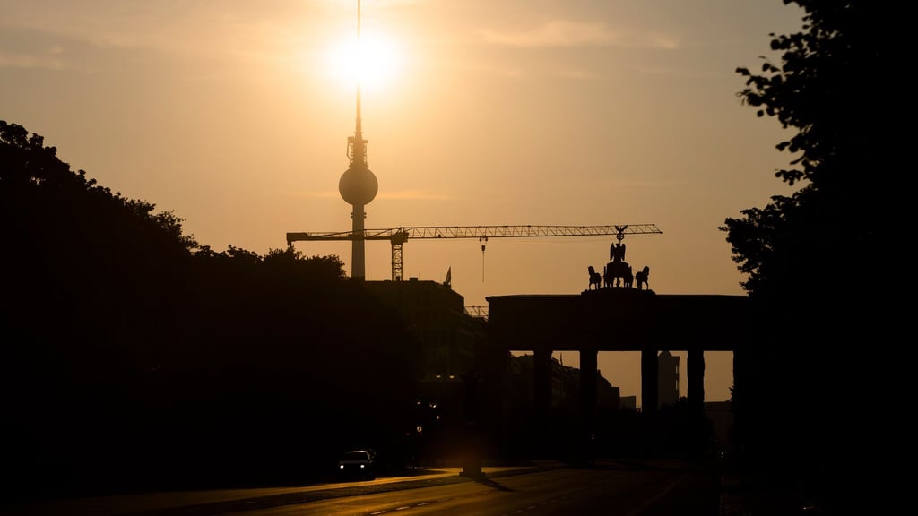 Trocken, sonnig, warm: Berlin und Brandenburg erwartet ein hochsommerliches Wochenende. (Archivbild)