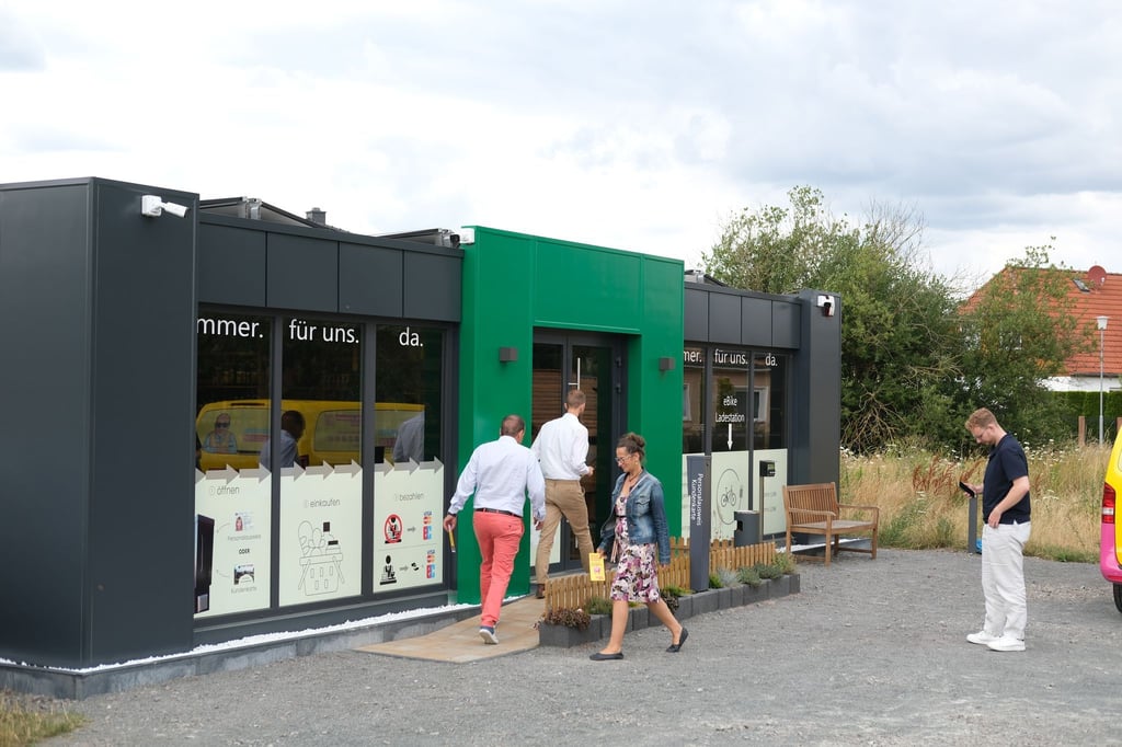 In der Gemeinde Muldestausee steht bereits ein Mini-Supermarkt in einem Container. (Archivbild)