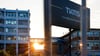 TKMS wird von Thyssenkrupp abgespalten und geht an die Börse. Thyssenkrupp behält mit 51 Prozent aber die Mehrheit.