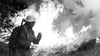 Fünf Feuerwehrleute starben, Tausende Hektar Wald brannten: 1975 richtete die Waldbrandkatastrophe in der Lüneburger Heide verheerende Schäden an. (Archivfoto)