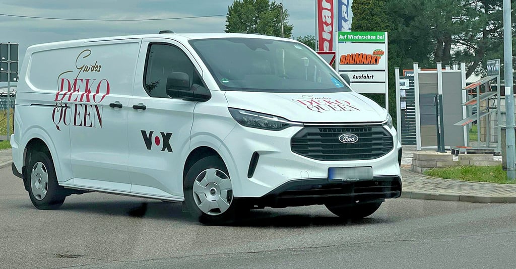 Zwei Deko Queen Autos waren in Landsberg unterwegs.