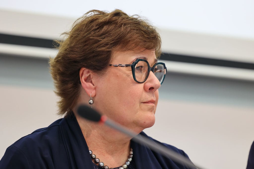 Arbeitsministerin Petra Grimm-Benne (SPD) hält die bisherige Bürgergeld-Regelung für positiver für die Integration von ukrainischen Flüchtlingen in den Arbeitsmarkt in Sachsen-Anhalt. (Archivbild)