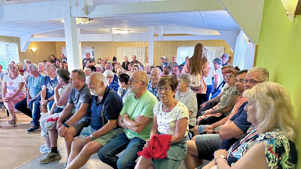 In Etgersleben waren Mittwochabend 126 Bürger zur Informationsveranstaltung in das Gartenhaus gekommen.