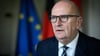Brandenburgs Ministerpräsident Dietmar Woidke (SPD) setzt auf eine inhaltliche Auseinandersetzung mit der AfD (Archivbild).