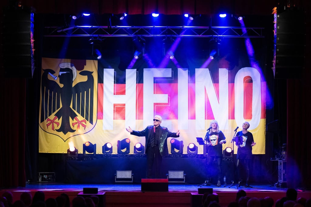 Heino solidarisiert sich nach Hymnen-Eklat mit Feuerwehrmann. (Archivbild)