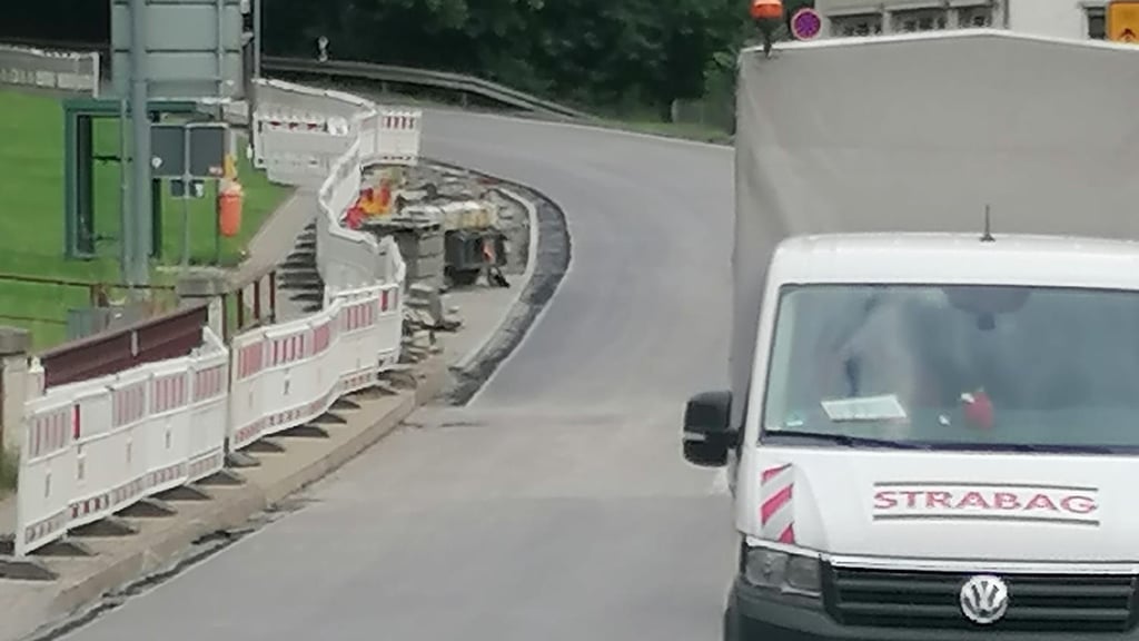 Seit Ferienbeginn ist die B 185 zwischen Mägdesprung und der Einmündung der L 243 nach Gernrode gesperrt.