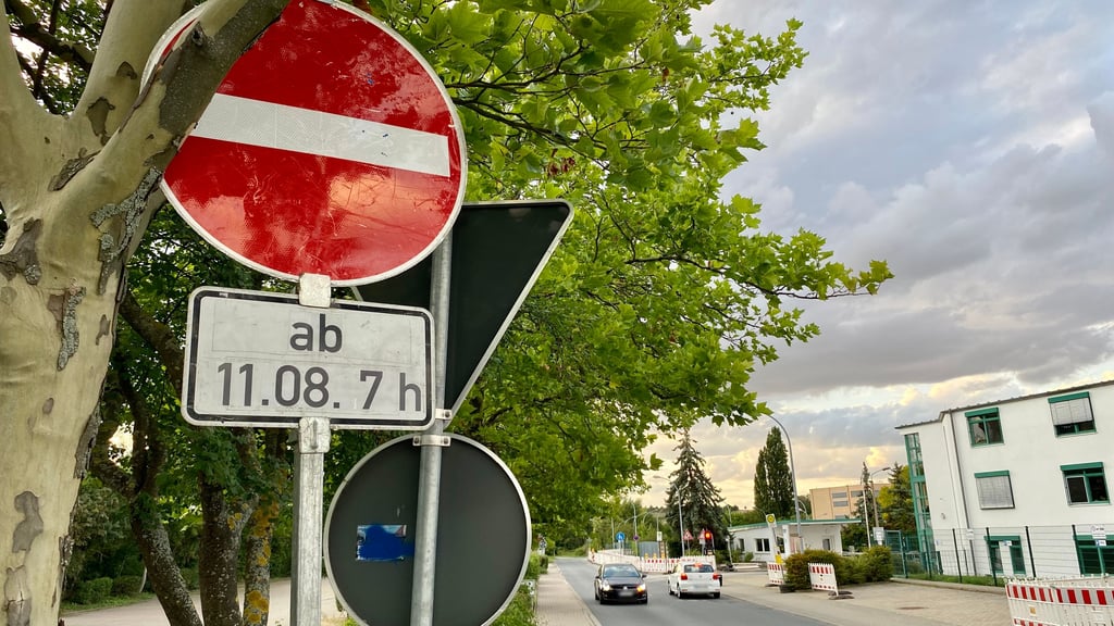 Bislang hat eine Ampel den Verkehr auf der Straße Im langen Schlage an einer Baustelle der Stadtwerke Wernigerode geregelt.