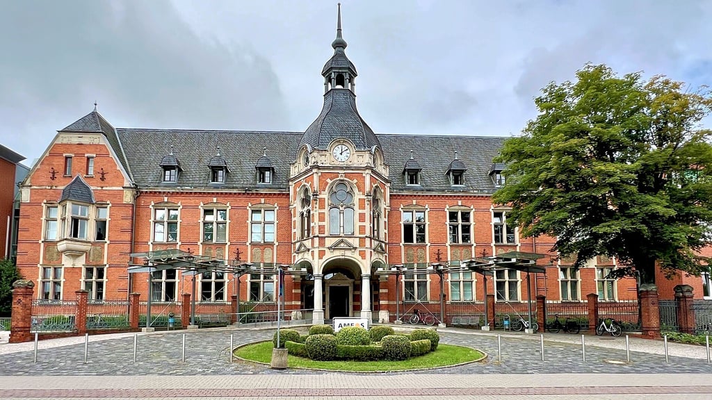 Das Hauptgebäude des Kreiskrankenhauses Bernburg wurde am 1. Mai 1895 eröffnet.