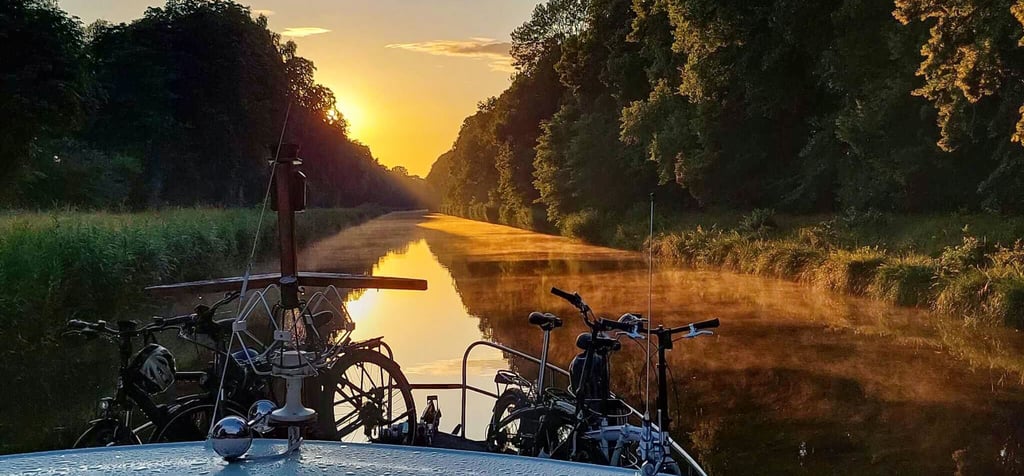 So macht Urlaub Spaß: Idyllische Flusslandschaft in Brandenburg.