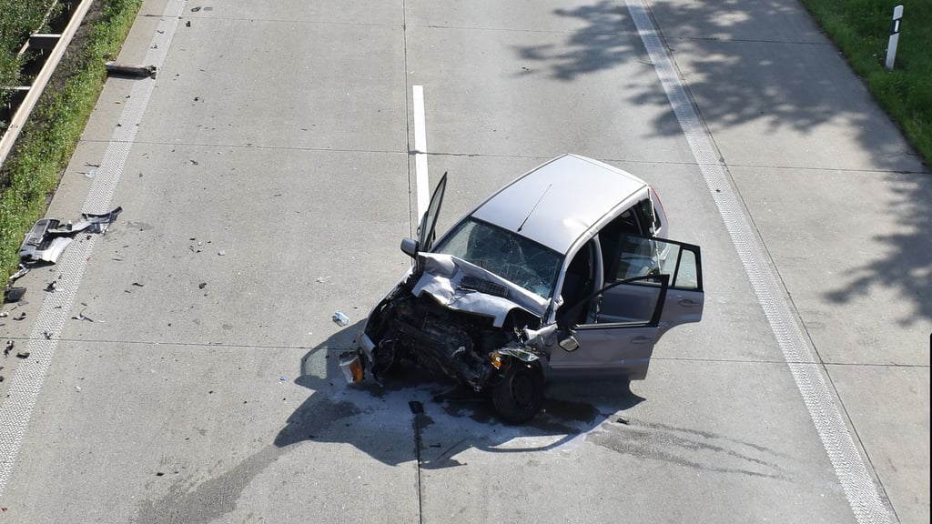 Am Donnerstag verursachte ein 84-Jähriger auf der A14 ein Unfall mit drei Verletzten.