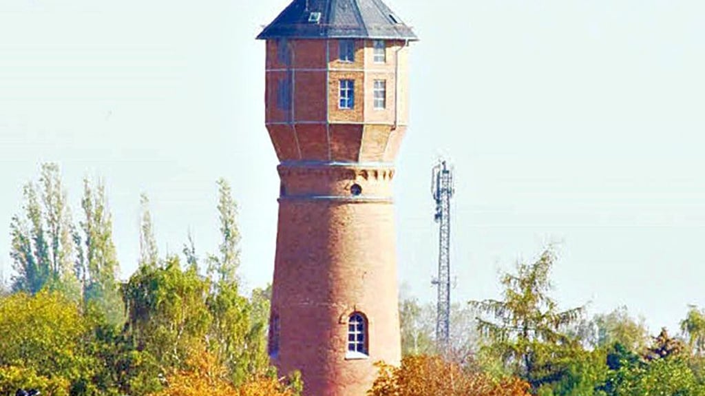 Der Wasserturm gilt als Wahrzeichen von Klostermansfeld.