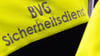 Bisher tragen nur Mitarbeiterinnen und Mitarbeiter des Sicherheitsdienstes der BVG Bodycams. (Symbolbild)