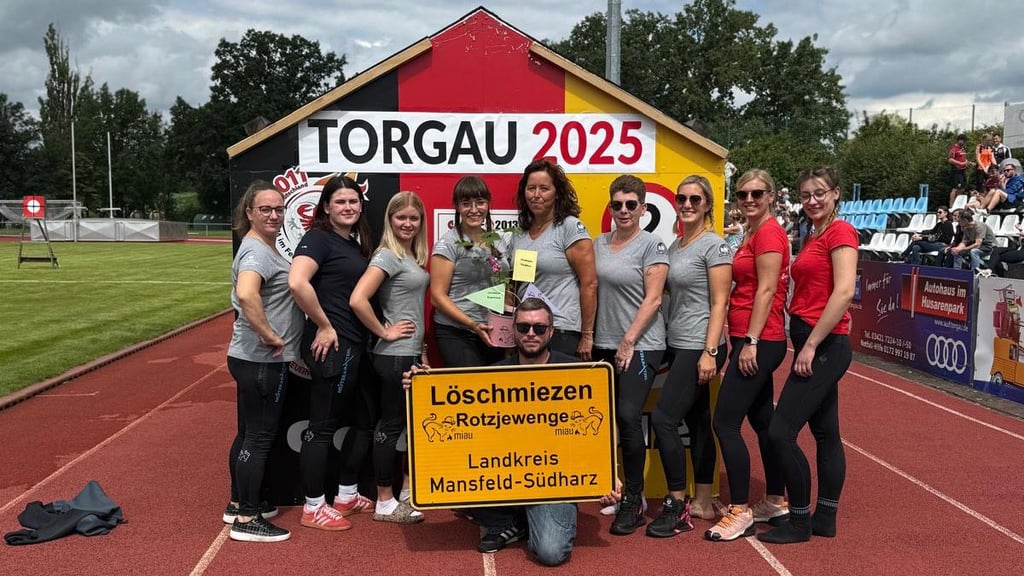Die Löschmiezen der FFW Rosperwenda bei den Deutschen Meisterschaften der Feuerwehren in Torgau.