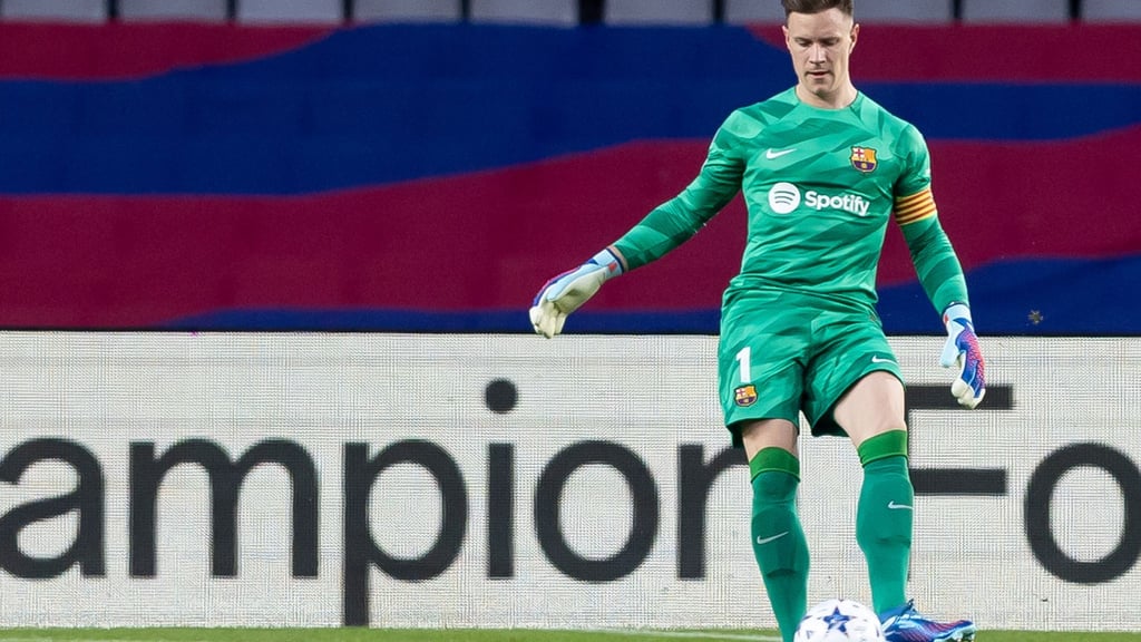 Marc-André ter Stegen hat nach seiner Rückenoperation faktisch den Weg für den Einsatz seines Konkurrenten Joan García beim FC Barcelona freigemacht.