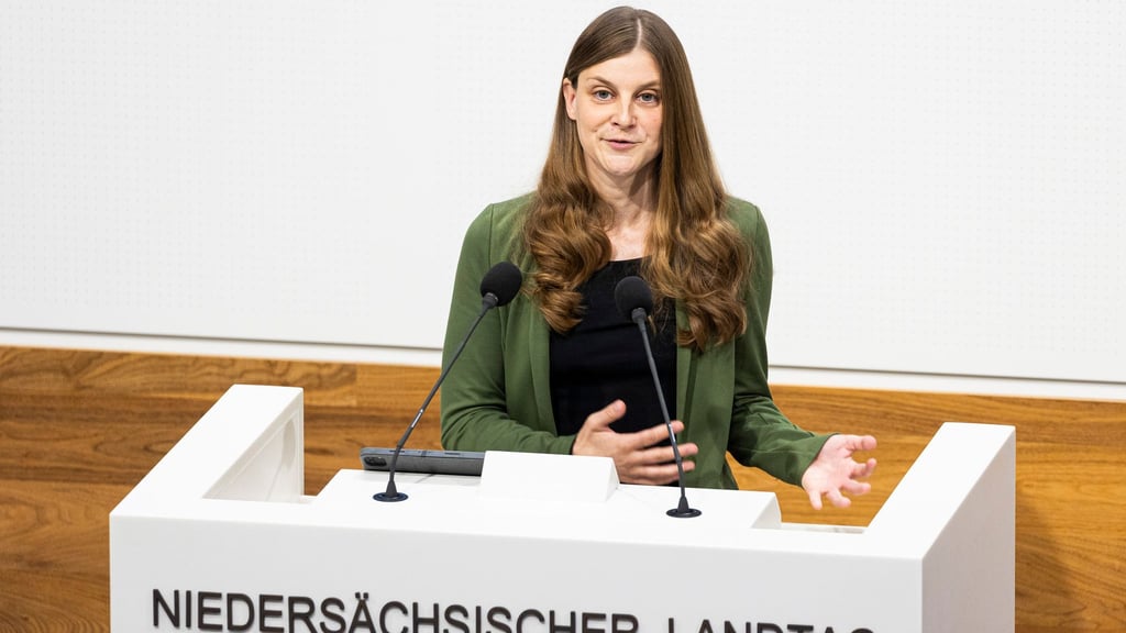 Gastrosteuer, Pendlerpauschale und Mütterrente helfen wenigen, bemängelt Grünen-Politikerin Kura. (Archivbild)