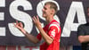 Julien Damelang feiert sein Traumtor gegen Hertha Zehlendorf.