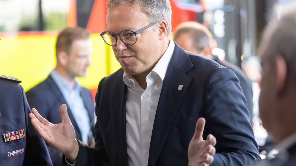 Thüringens Ministerpräsident Mario Voigt (CDU) will die AfD mit Lösungen für Probleme bekämpfen. (Archivbild)