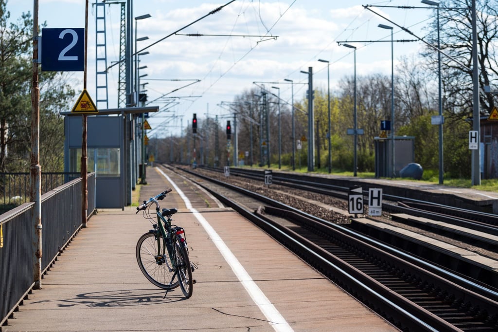 Im Regionalverkehr kommt es auf der Verbindung zwischen Doberlug-Kirchhain und Leipzig zu Beeinträchtigungen. (Archivbild)