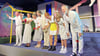Das Ensemble dankte nach der Premiere von „Nora oder Ein Puppenheim“ in Wust dem Publikum. Zu den Mitwirkenden gehörten Enrico Reumann (von links), Natalie Müller, Alexandra Barnard, Peter Haynes, Alyssa Reumann, Magdalena Müller und Arthur Shettle.