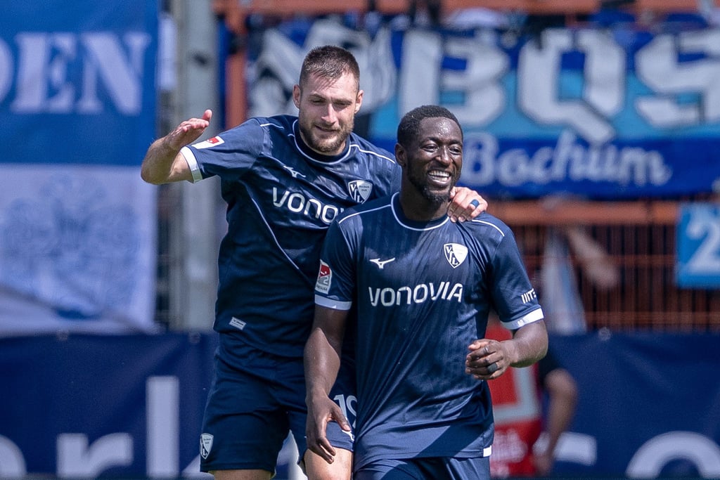 Ibrahima Sissoko darf sich für das 1:0 gegen Elversberg gratulieren lassen.