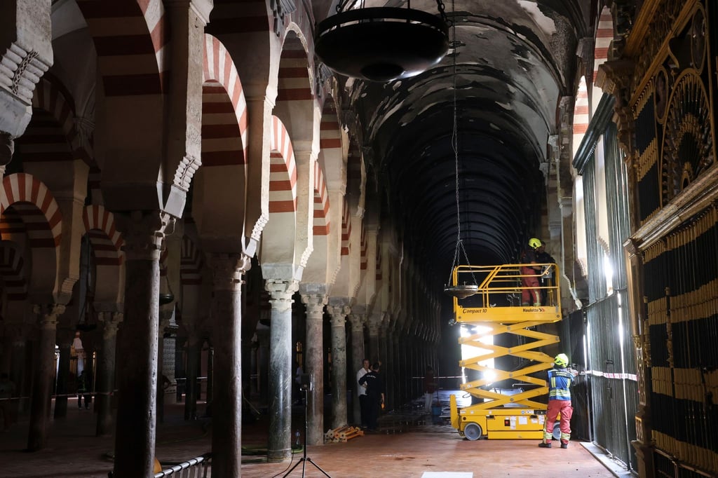 Die Kathedrale ist ein Meisterwerk islamischer Architektur.