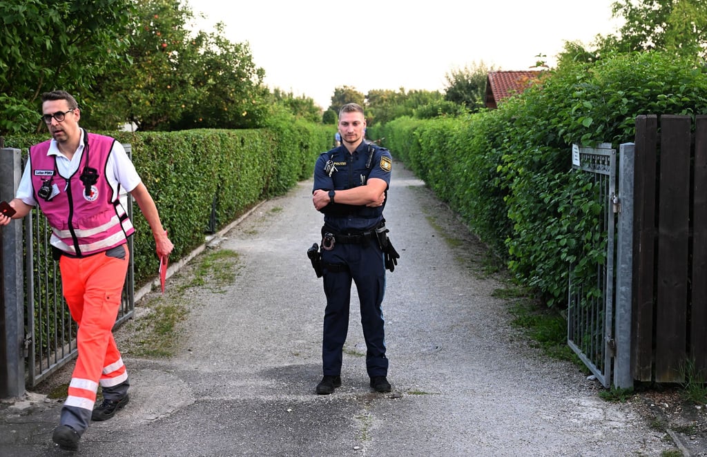 Die Polizei ermittelt - de Hütte in der Kleingartenanlage wurde abgeriegelt.