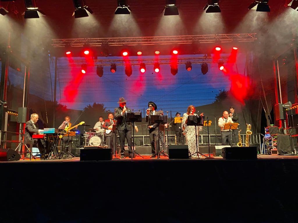 Die Solisten aus dem Jeremy Winston Chorale.