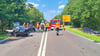 Ein Seat ist auf der B 189 bei Seehausen auf einen haltenden Mercedes aufgefahren. Drei Menschen wurden bei dem Unfall verletzt.