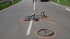 Der Radfahrer starb, der Unfallverursacher flüchtete. (Symbolbild)