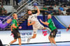 Im Finale der letzten Klub-WM musste sich der SC Magdeburg nach Verlängerung mit 33:34 gegen Veszprem geschlagen geben. Hier setzt sich Nedim Remili gegen Matthias Musche (l.) und Christian O'Sullivan durch.