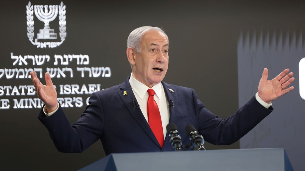 Regierungschef Netanjahu drängt vor Medienvertretern auf Tempo bei der geplanten Einnahme der Stadt Gaza.