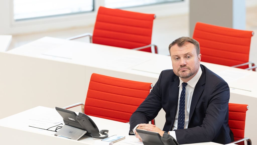 Für Wirtschaftsminister Keller ist ein Konsolidieren in der Autobranche auf Kosten Ostdeutschlands „inakzeptabel“ (Archivbild)