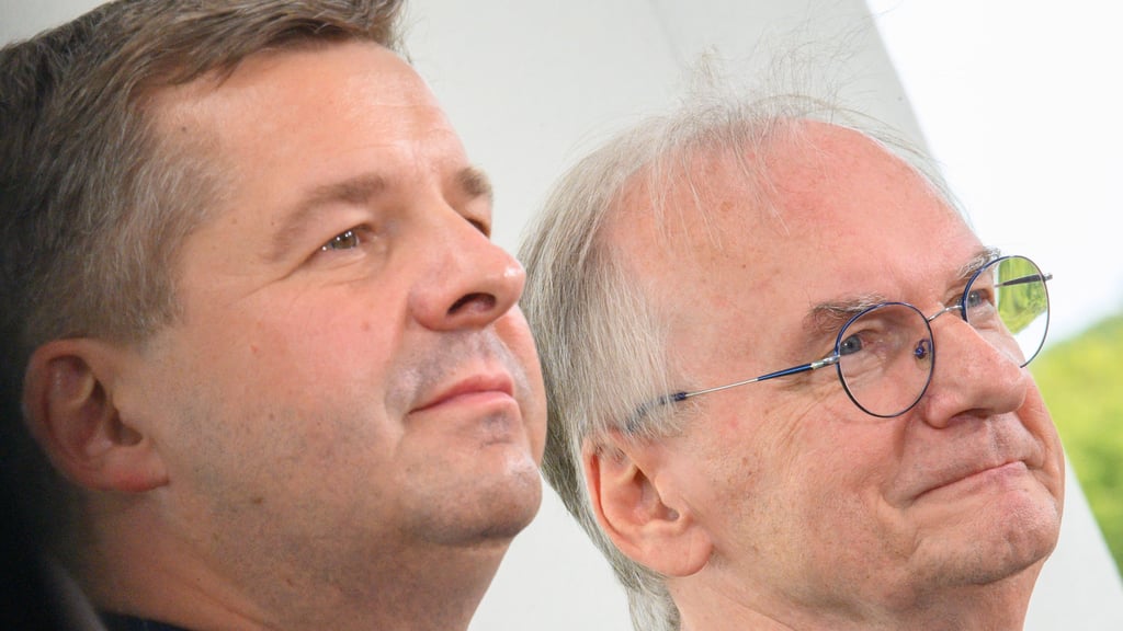 Ministerpräsident Reiner Haseloff (rechts) und sein möglicher Nachfolger CDU-Landeschef Sven Schulze: Gut ein Jahr vor der Landtagswahl in Sachsen-Anhalt erzielt die AfD in den sozialen Medien ein Vielfaches der Reichweite der Union.