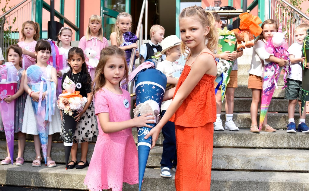 Zu den 37 Erstklässlern der Purnitz-Grundschule in Klötze gehört zum Beispiel Emmi Gebühr aus Lockstedt (links vorn), die nun zur Klasse 1b von Michael Puritz gehört.