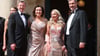 Es funkelte zum Start der Bayreuther Festspiele 2025: Forschungsministerin Dorothee Bär (2.v.l) und Karin Baumüller-Söder (2.v.r) in Abendkleidern, ihre Ehemänner Oliver Bär (l.) und Markus Söder (r.) im Smoking. (Archivbild)