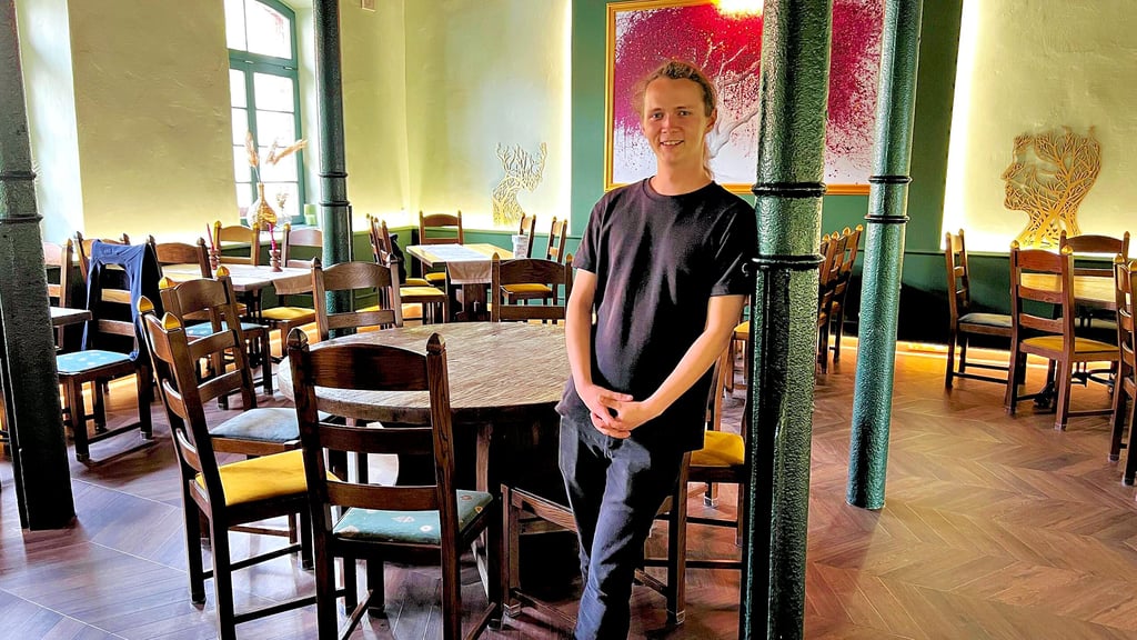 Die Bauernschänke der Keramikscheune in Spickendorf erstrahlt in neuem Glanz. Geschäftsführer Sascha Schilling hat sich für die Wiedereröffnung eingesetzt.