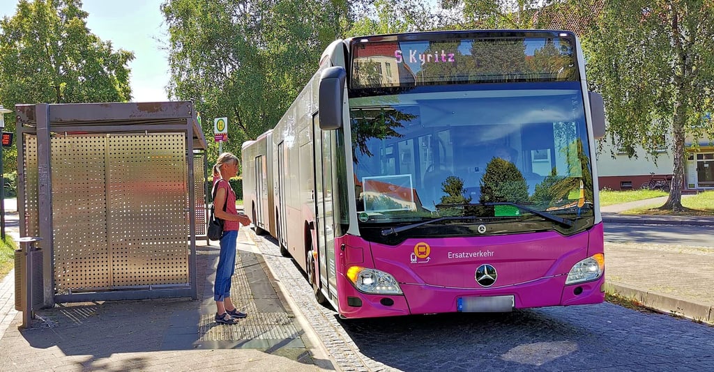 Mit dem Schienenersatzverkehr kommt man von Havelberg unter anderem nach Kyritz.