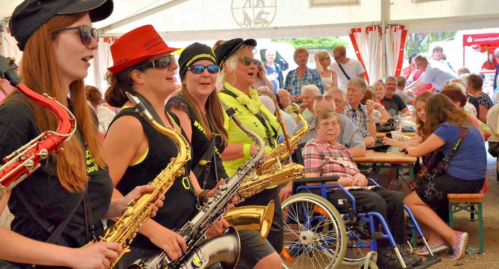 Das „Sax ’n’ Anhalt“-Orchester sorgte 2019 für Stimmung – diesmal ist’s unter anderem Multiinstrumentalist Trompeti.