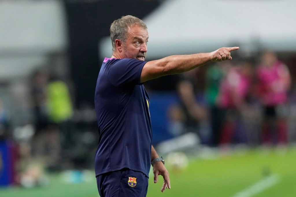 Wie Barcelonas Trainer Hansi Flick wohl über das Vorhaben denkt?