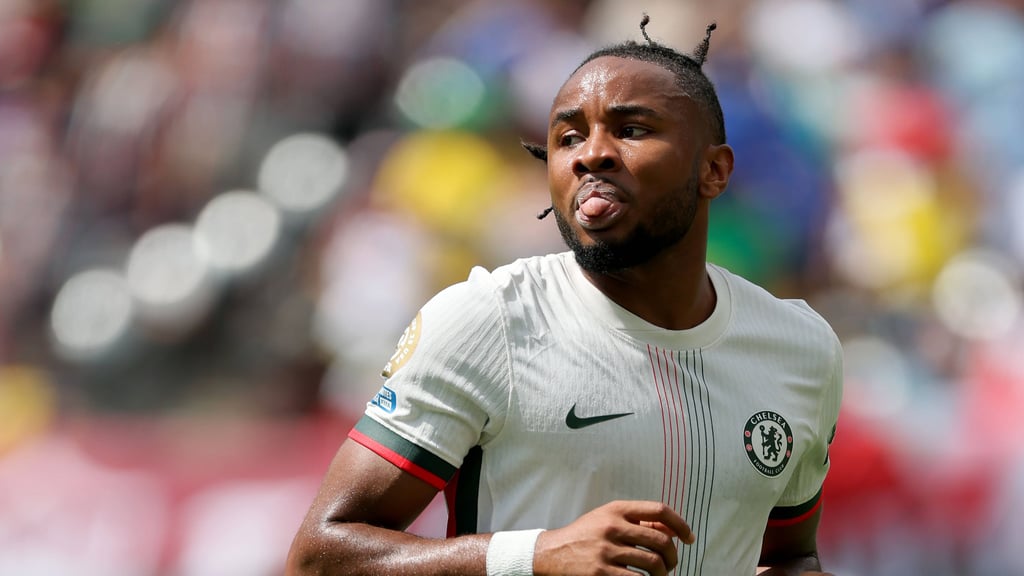 Zunge raus: Christopher Nkunku ist nicht glücklich bei Chelsea.