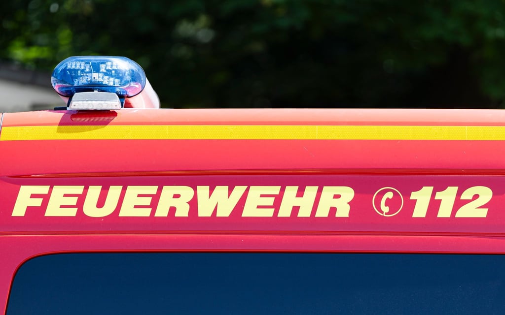 Die Feuerwehr löschte den Brand am frühen Vormittag. (Symbolbild)