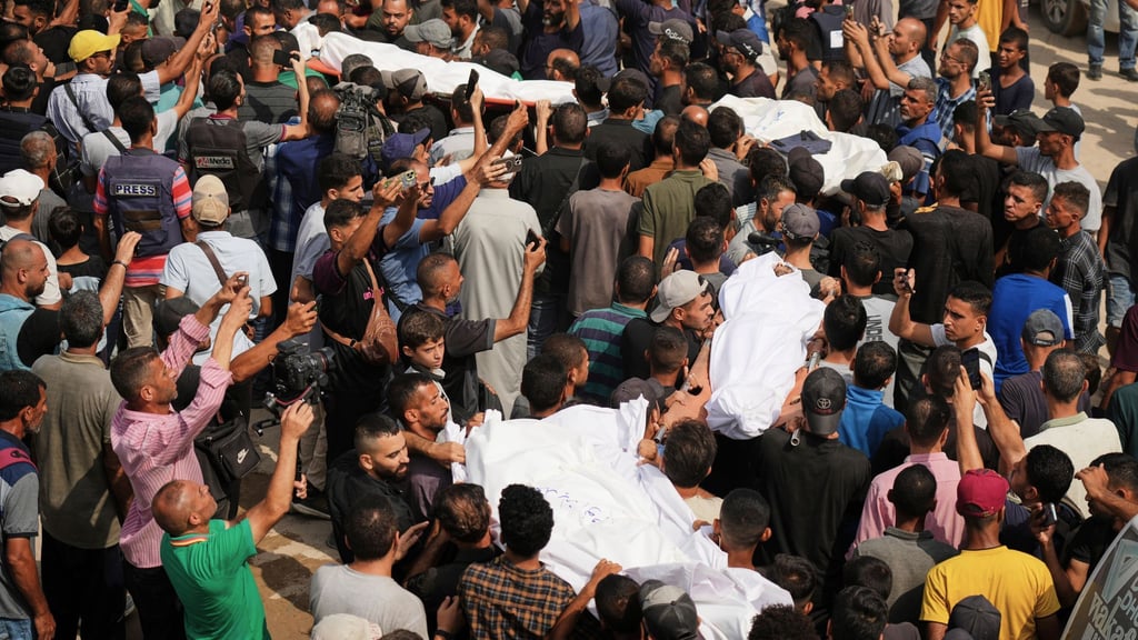 Bei einem israelischen Luftangriff wurden in Gaza fünf Mitarbeiter von Al-Dschasira getötet.