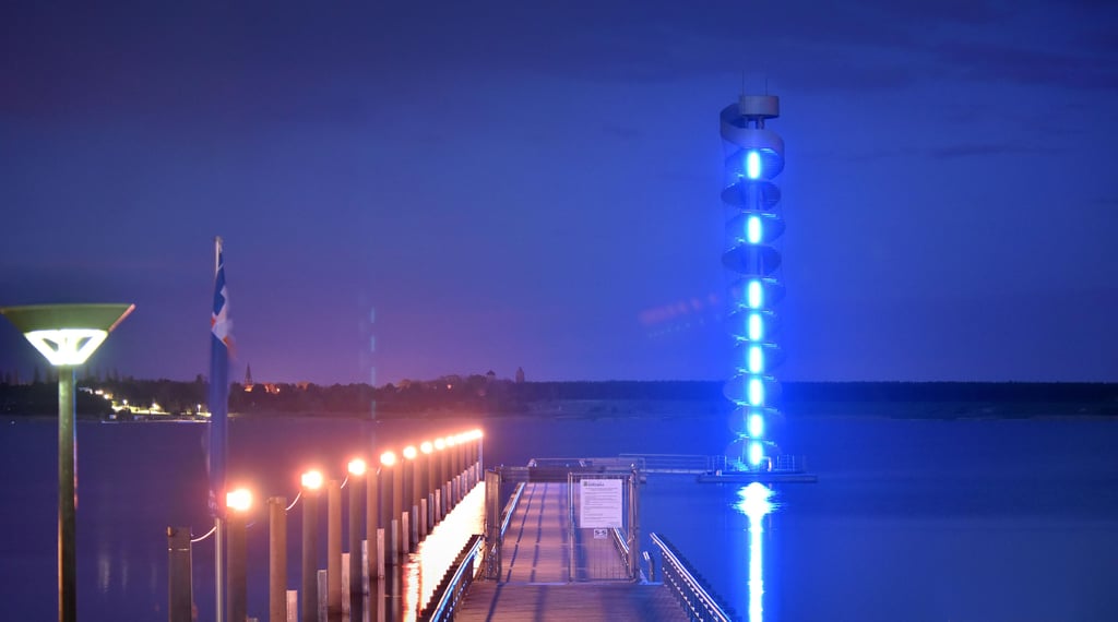 Der Pegelturm an der Goitzsche. 