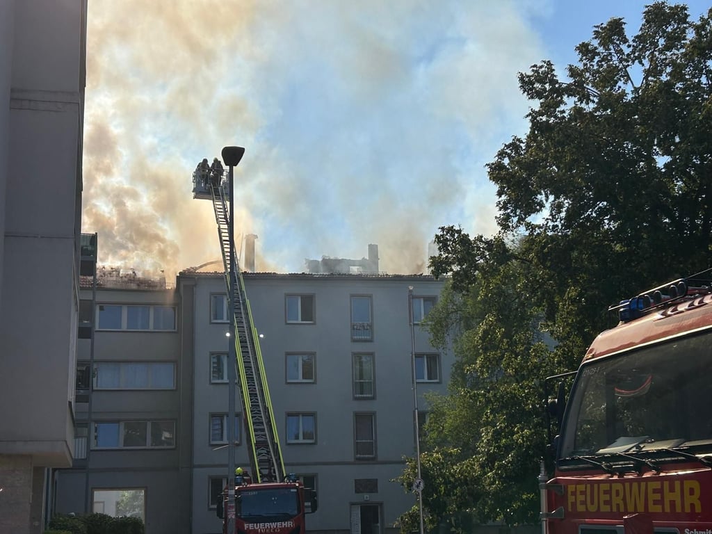 Wohnhausbrand in der Straße des Friedens in Merseburg.