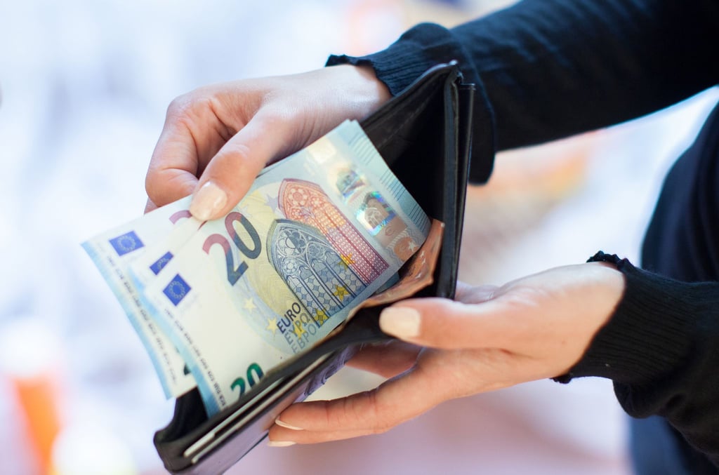 Wie viel Gehalt bekommen die Hallenser? Der Entgeltatlas der Arbeitsagentur gibt mit dem mittleren Einkommen Auskunft.