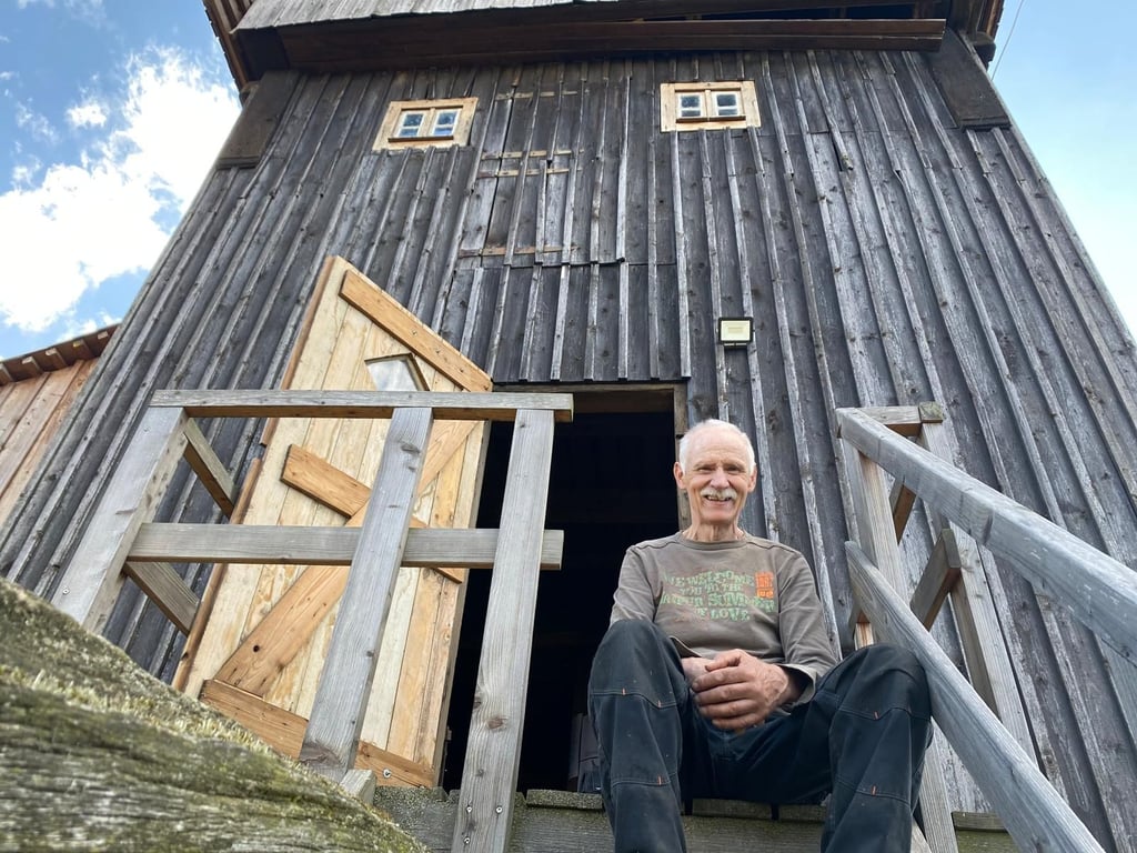 Als Meinolf Schultebraucks die Windmühle in dem Querfurter Ortsteil Leimbach übernahm, war sie in einem destaströsem Zustand.