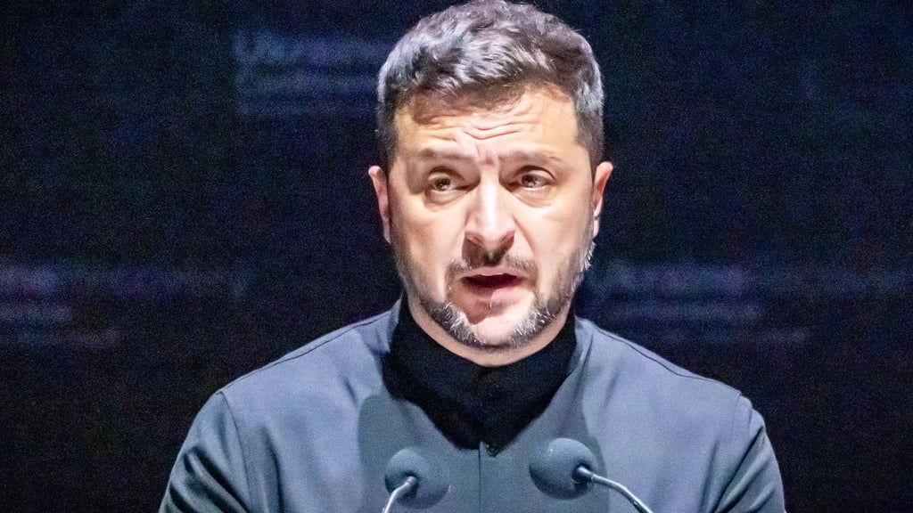 Der ukrainische Präsident Wolodymyr Selenskyj schließt Entscheidungen zu seinem Land bei einem Gipfeltreffen von US-Präsident Donald Trump und Kremlchef Wladimir Putin in Alaska aus. (Archivbild)